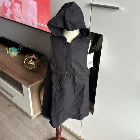 ZARA Kids | Black | TECHNICAL HOODED DRESS - Picture 5 of 7
